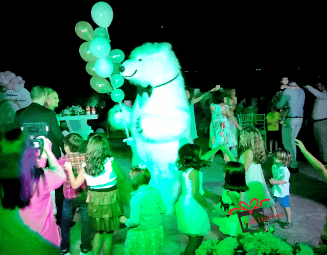 White Bear for Children's Kids Parties in Athens. Order a greeting from a polar bear in Athens. Polar bear for birthday. polar bear in Athens. Order a Polar Bear for children's kids parties. Animator White Polar Bear for a Children's kids Party in Athens. Mascotte White Polar Bear at a kids children's party. Gift Delivery.